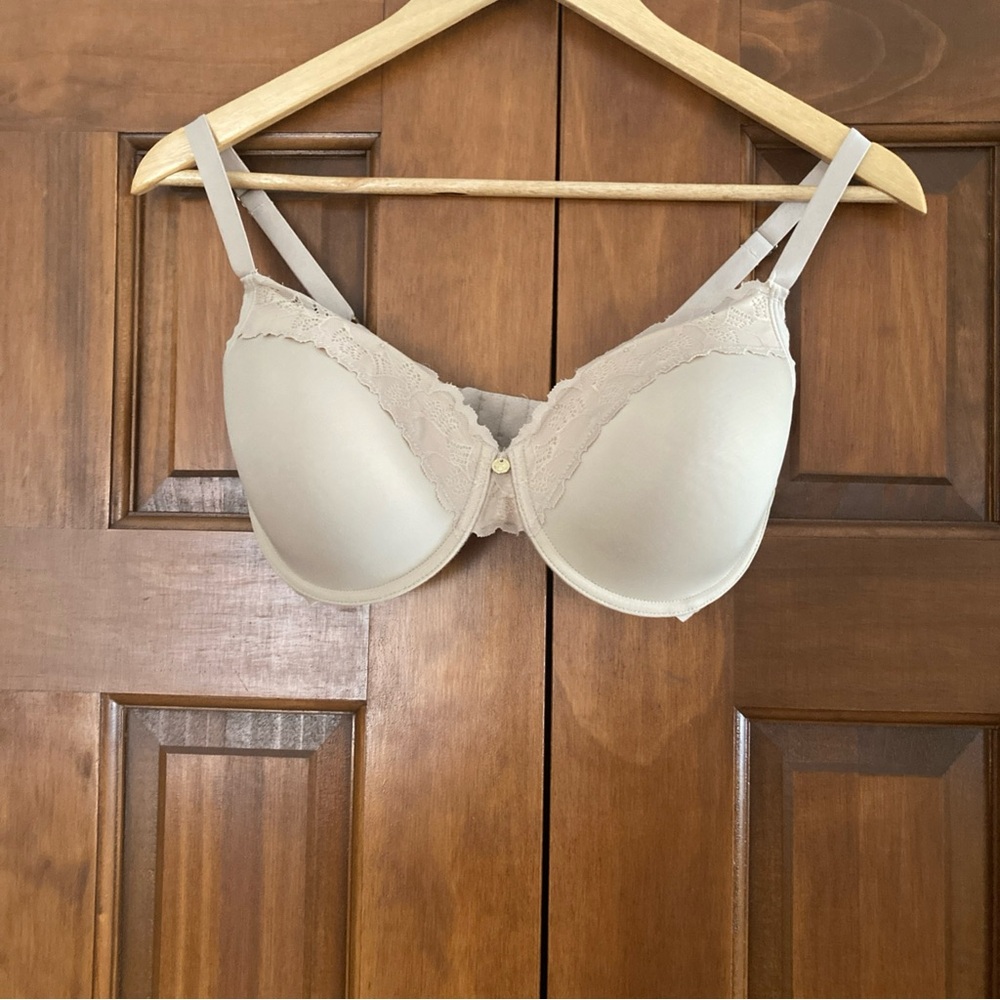 Natori Beige Lace Accent underwire T shirt bra women’s size 34DD RN 105951